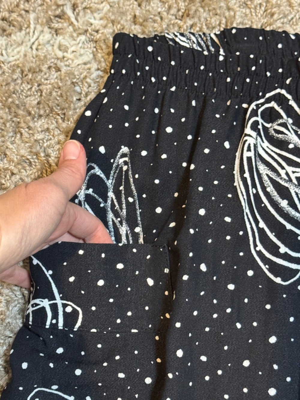 NWT Moonlight Black/Ivory Polka Dot & Scribble Print Cropped Pants size Large - Picture 4 of 13